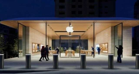 İstanbul'da 'Apple' düellosu