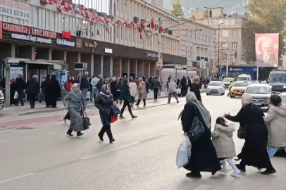 Bursa’da ‘yaya’ sorunu! Adeta araçların önüne atlıyorlar